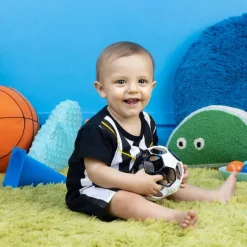 Clearance Soccer - fodbold (sort/hvid) Aktivitetslegetøj|Rangler